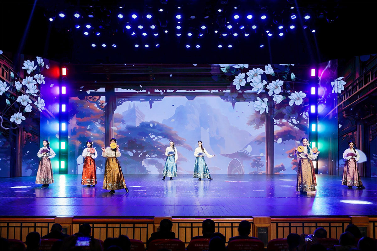 年會走秀表演《華數(shù)韻》